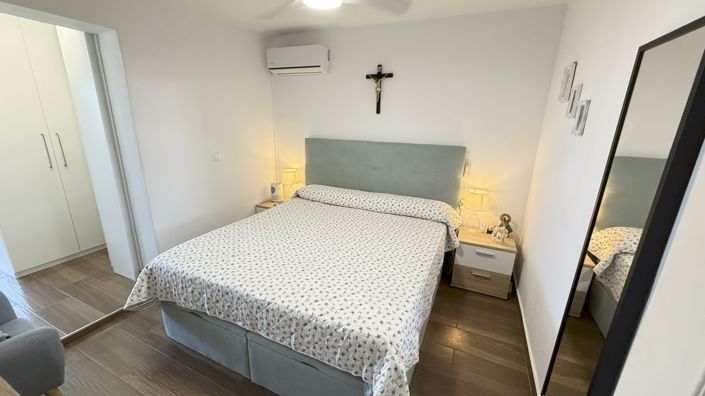 Image No.12-2 Bed Townhouse for sale