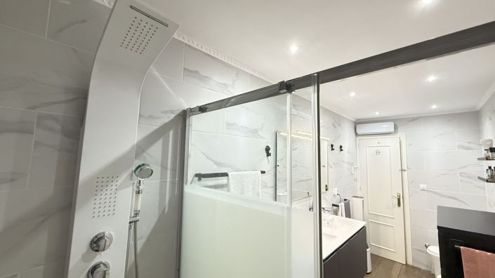 Image No.18-2 Bed Townhouse for sale