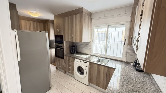 Image No.6-2 Bed Townhouse for sale