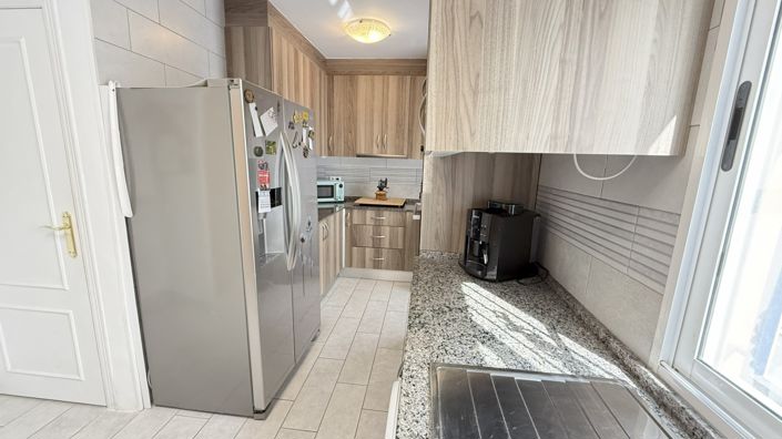 Image No.7-2 Bed Townhouse for sale