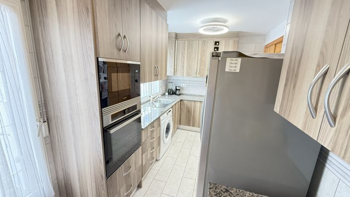 Image No.9-2 Bed Townhouse for sale