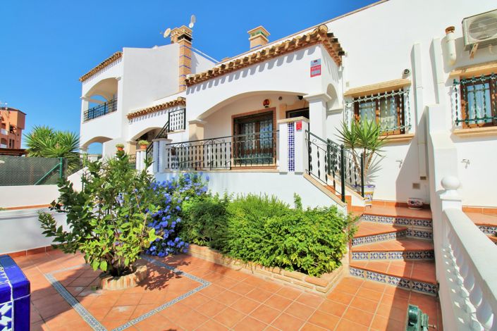 Image No.1-3 Bed Townhouse for sale