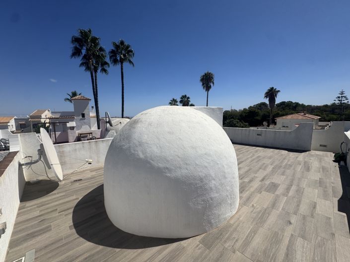 Image No.25-2 Bed Villa for sale