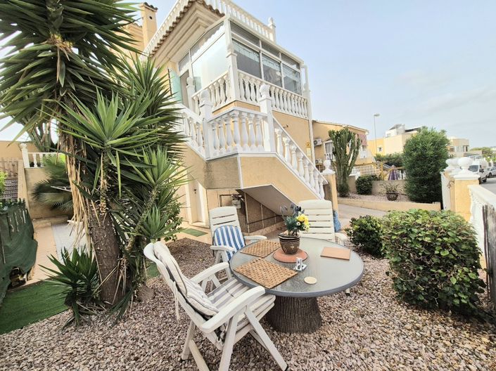 Image No.2-3 Bed Villa for sale