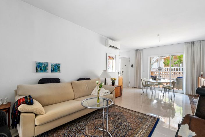 Image No.11-3 Bed Townhouse for sale