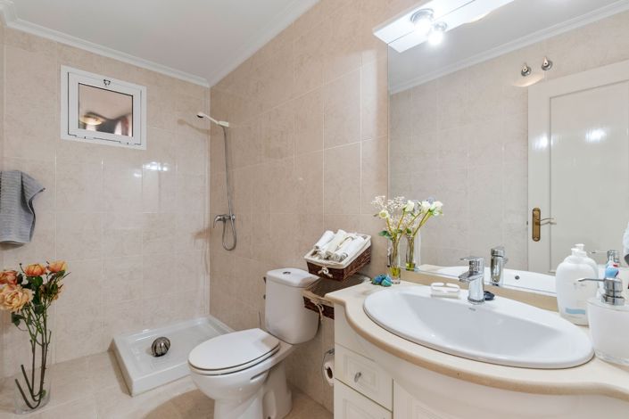 Image No.15-3 Bed Townhouse for sale