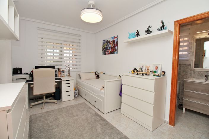 Image No.17-4 Bed Villa for sale