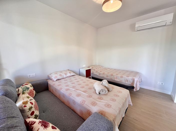 Image No.20-2 Bed Apartment for sale