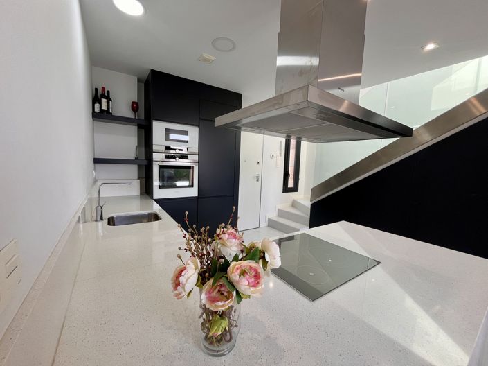 Image No.5-3 Bed Villa for sale