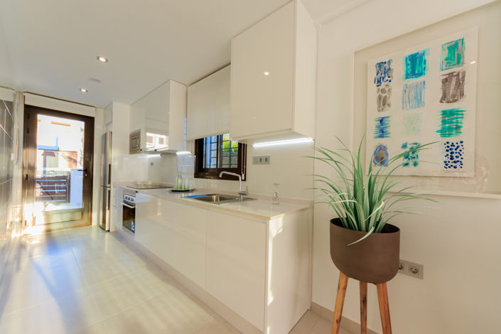 Image No.14-3 Bed Townhouse for sale