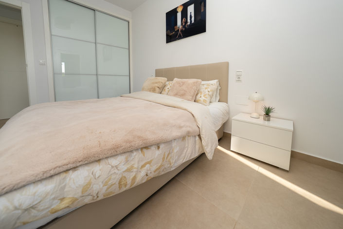 Image No.25-3 Bed Townhouse for sale