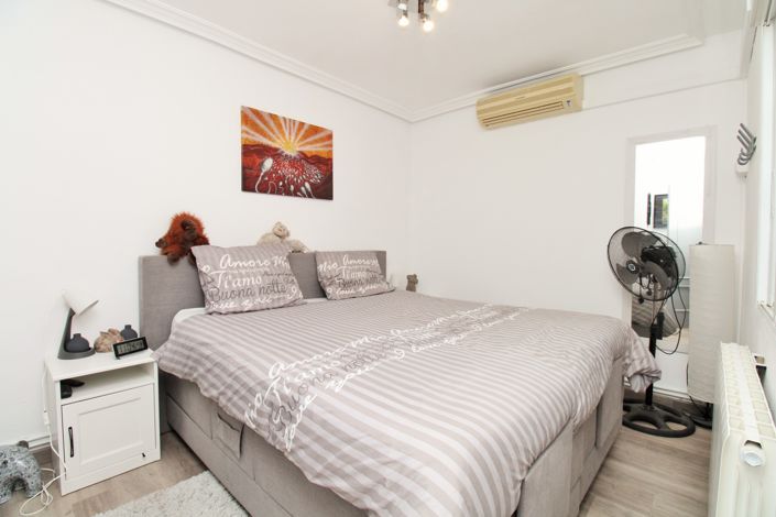 Image No.21-2 Bed Townhouse for sale