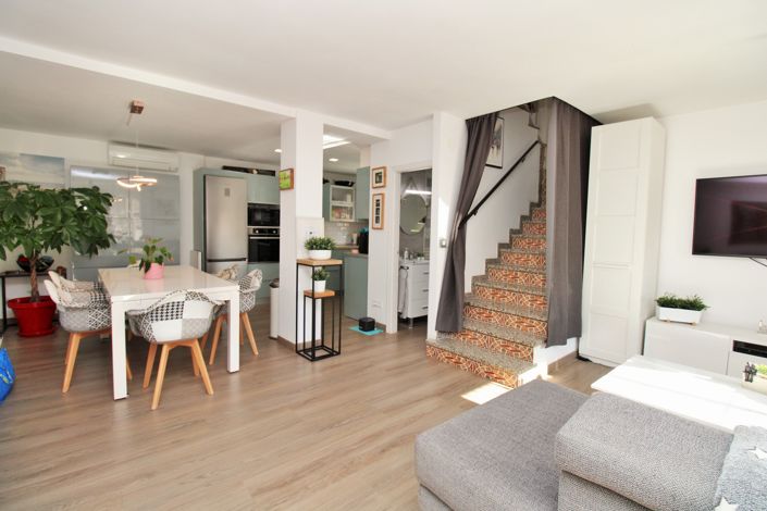 Image No.9-2 Bed Townhouse for sale