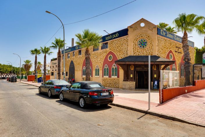 Image No.35-2 Bed Villa for sale