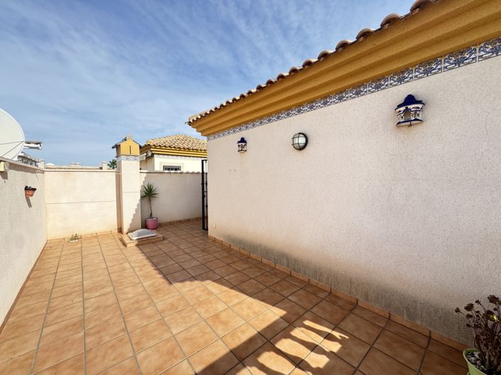 Image No.15-3 Bed Townhouse for sale