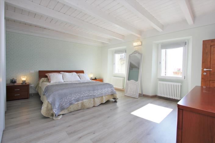 Image No.13-3 Bed House for sale