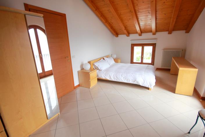 Image No.12-4 Bed Villa for sale