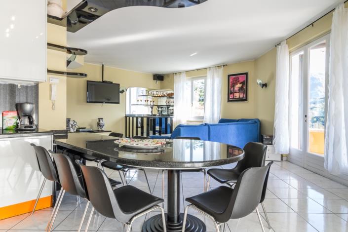 Image No.2-4 Bed Villa for sale