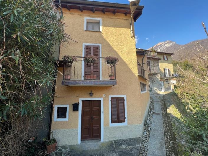 Image No.1-3 Bed Townhouse for sale
