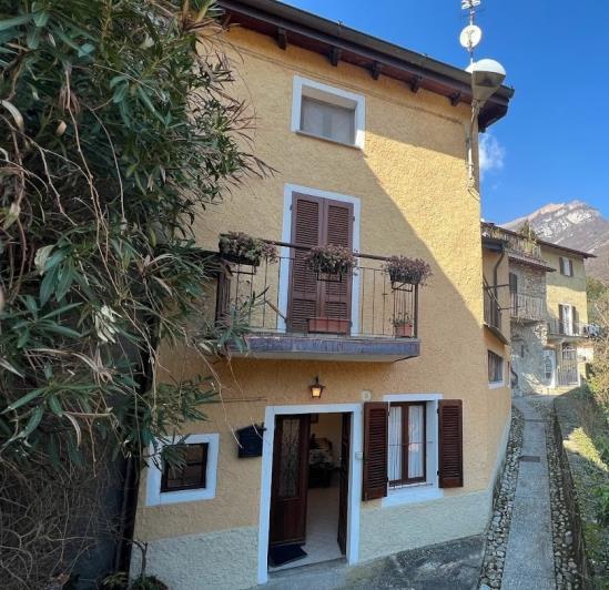 Image No.11-3 Bed Townhouse for sale