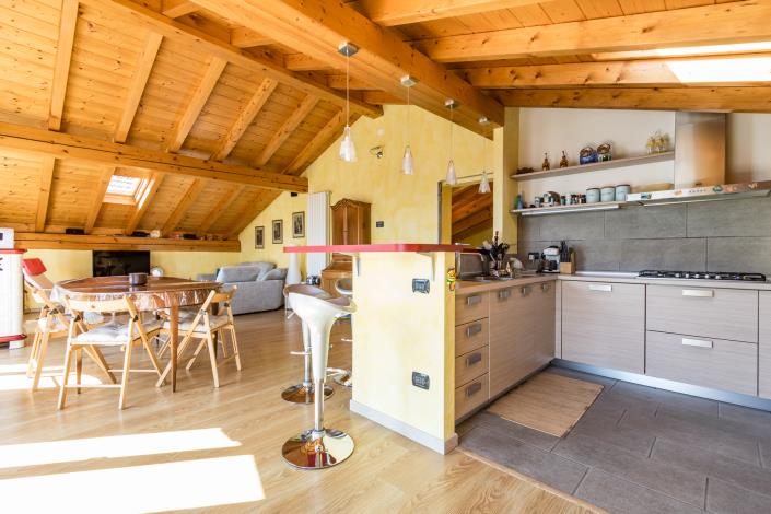 Image No.9-5 Bed Apartment for sale