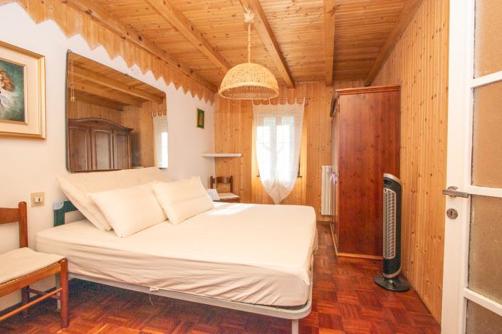 Image No.14-4 Bed House for sale