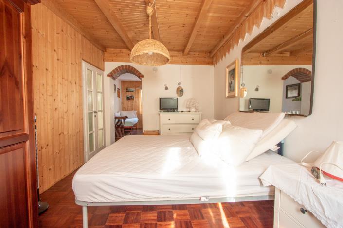 Image No.15-4 Bed House for sale