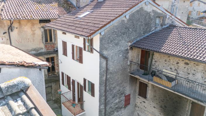 Image No.2-4 Bed House for sale