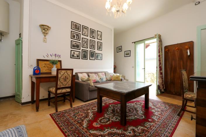 Image No.6-2 Bed House for sale