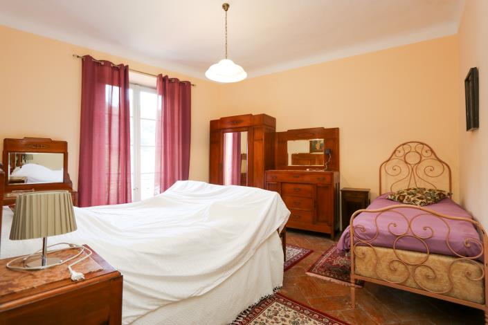 Image No.11-2 Bed House for sale