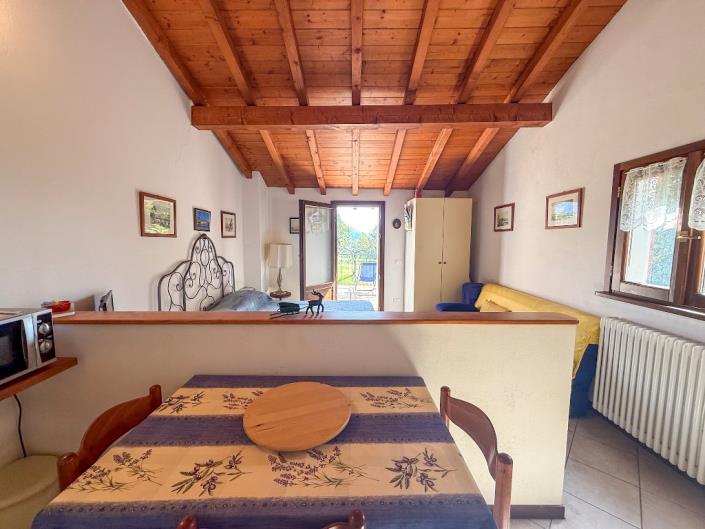 Image No.12-2 Bed House for sale