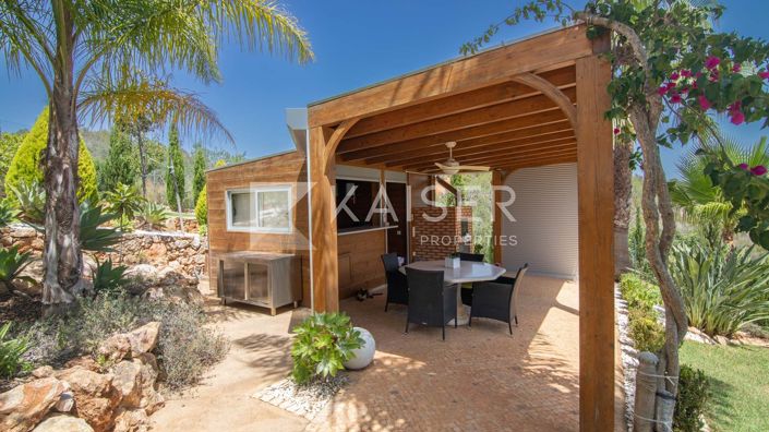 Image No.10-4 Bed Villa for sale