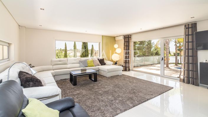 Image No.11-4 Bed Villa for sale