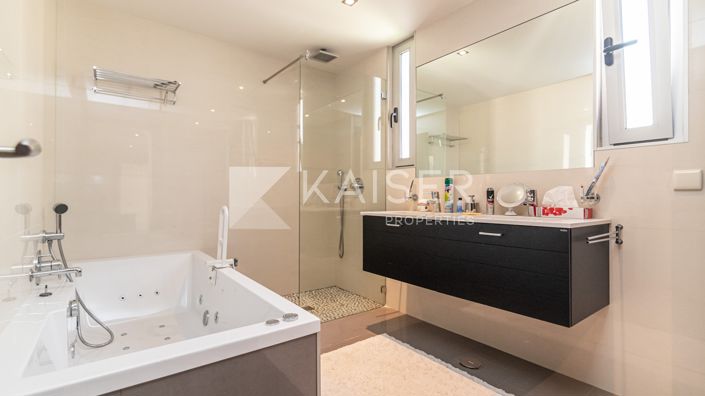 Image No.19-4 Bed Villa for sale