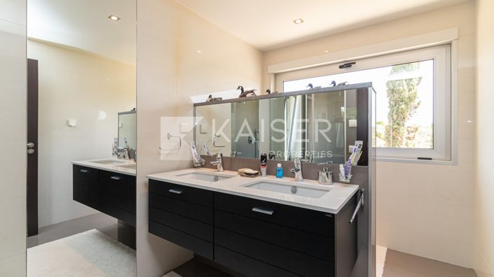 Image No.27-4 Bed Villa for sale