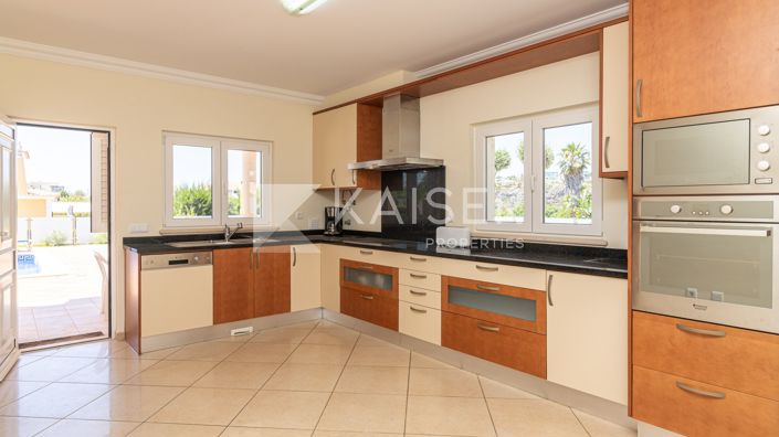 Image No.12-4 Bed Villa for sale