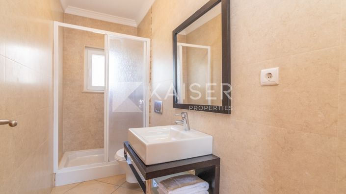 Image No.15-4 Bed Villa for sale