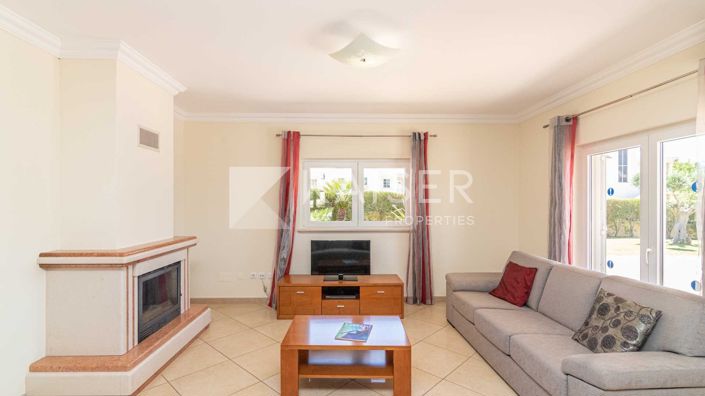 Image No.9-4 Bed Villa for sale