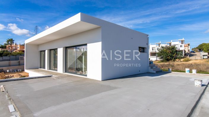 Image No.9-4 Bed Villa for sale