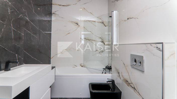 Image No.19-3 Bed Townhouse for sale