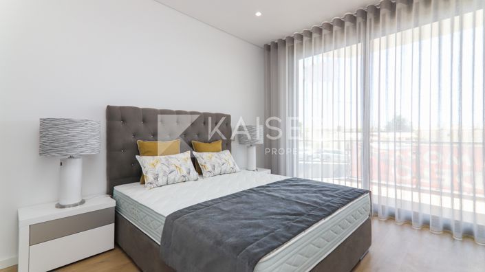 Image No.20-3 Bed Townhouse for sale