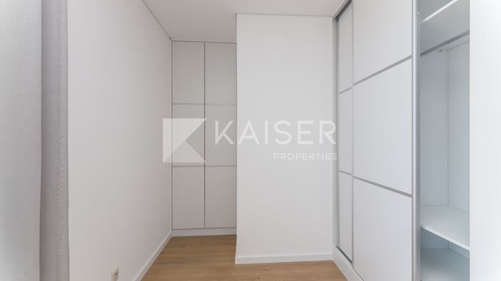 Image No.21-3 Bed Townhouse for sale