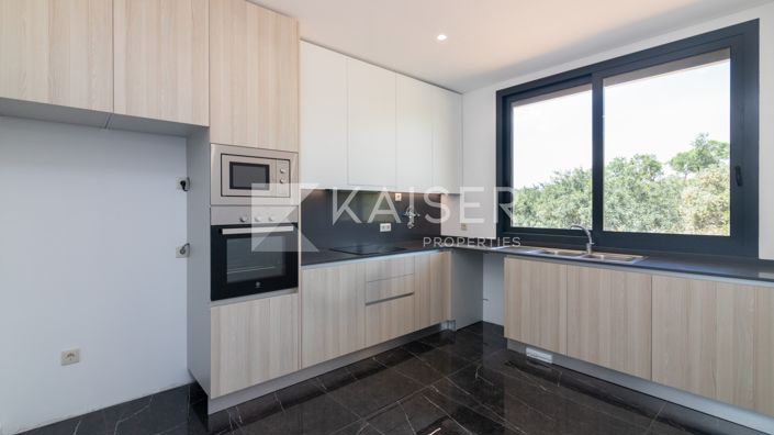 Image No.3-3 Bed Townhouse for sale