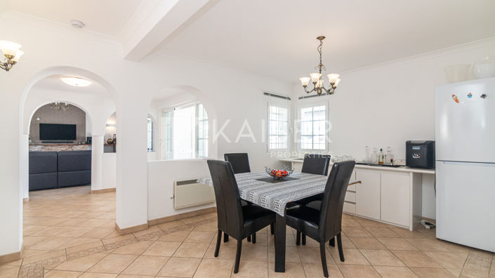 Image No.10-4 Bed Villa for sale