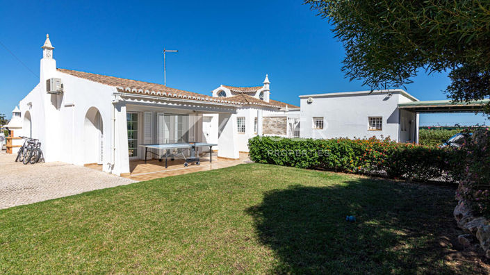 Image No.4-4 Bed Villa for sale