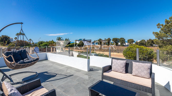 Image No.3-4 Bed Villa for sale