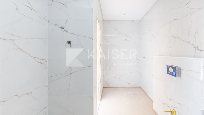 Image No.18-4 Bed Villa for sale