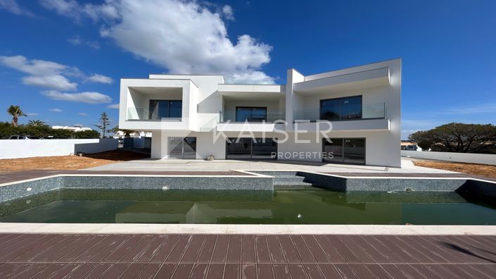 Image No.22-4 Bed Villa for sale