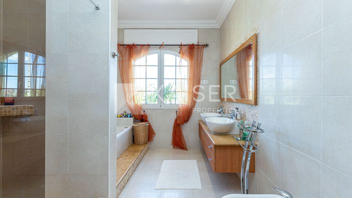 Image No.16-5 Bed Villa for sale