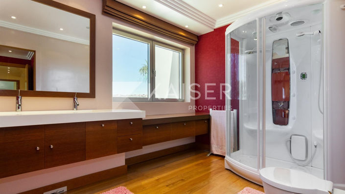 Image No.25-6 Bed Villa for sale